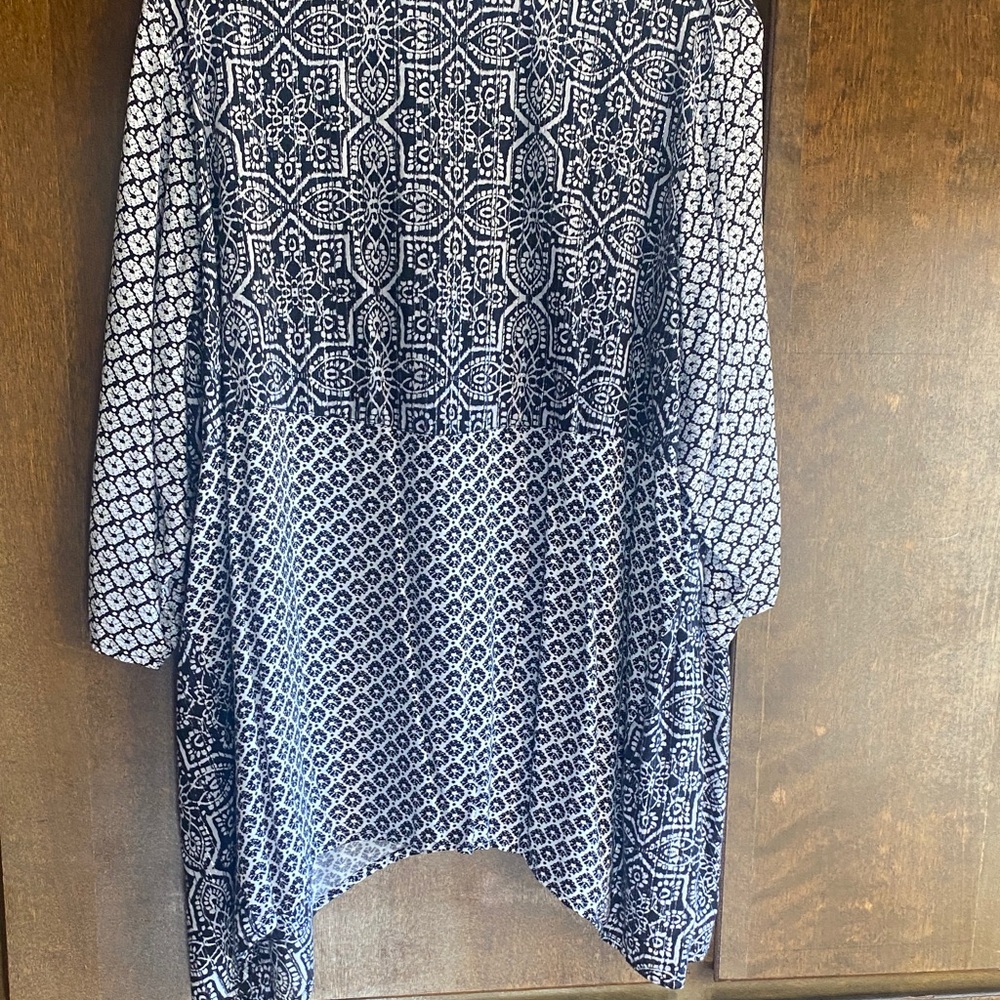 LOGO by Lori Goldstein Black and White Patterned Casual Button Down Shirt - Picture 8 of 11